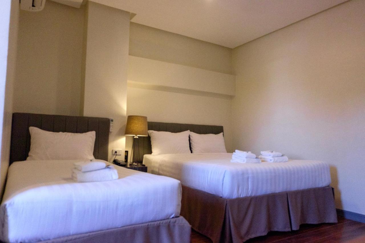 Crevice Hotel Davao Exterior foto