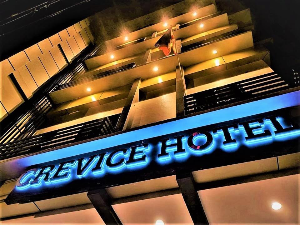 Crevice Hotel Davao Exterior foto